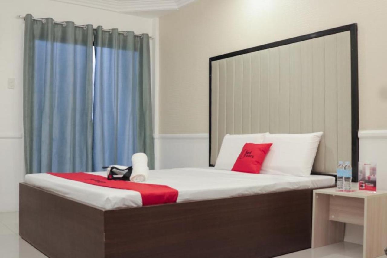 RedDoorz Premium @ Wireless Mandaue Cebu Quarto foto