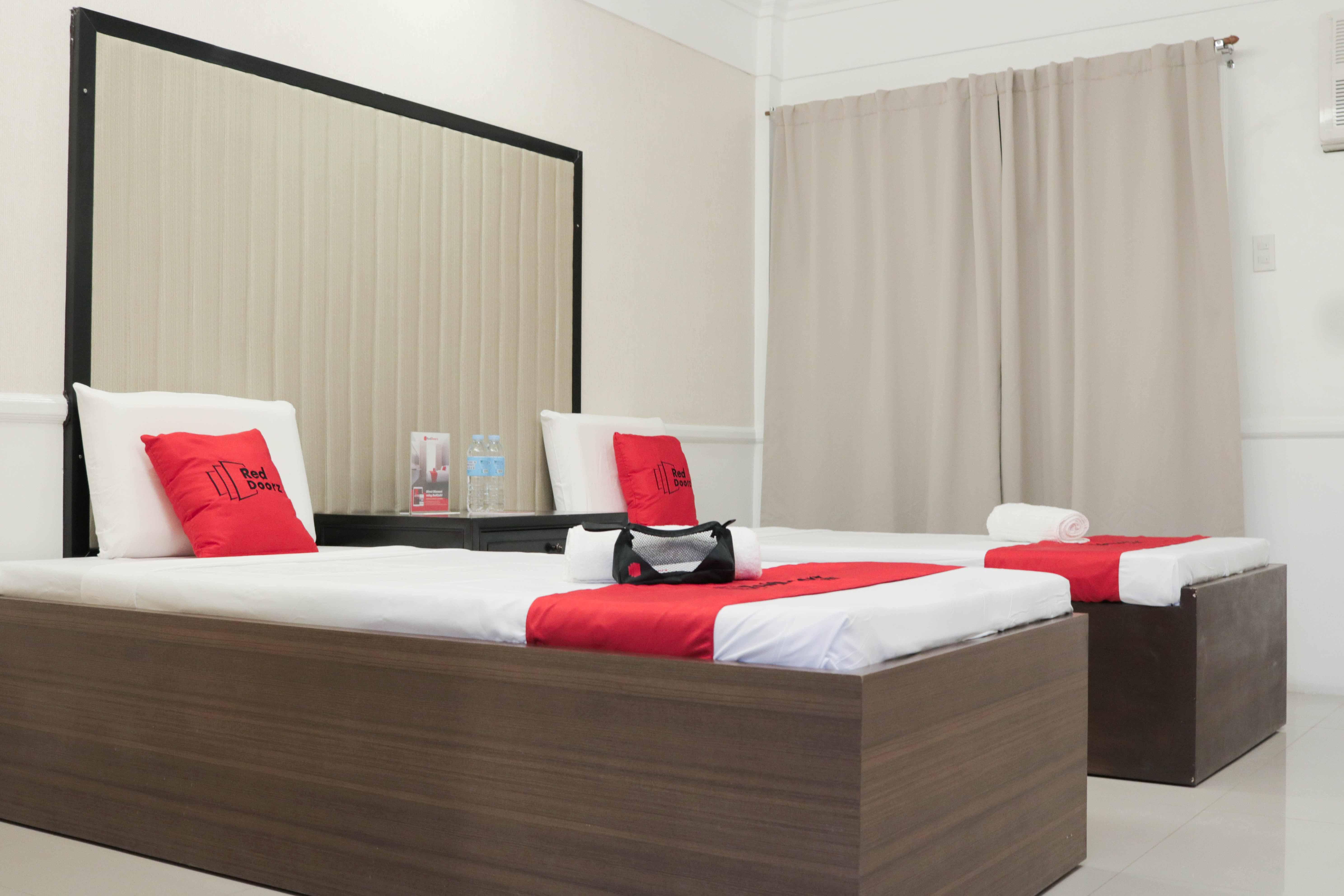 RedDoorz Premium @ Wireless Mandaue Cebu Exterior foto