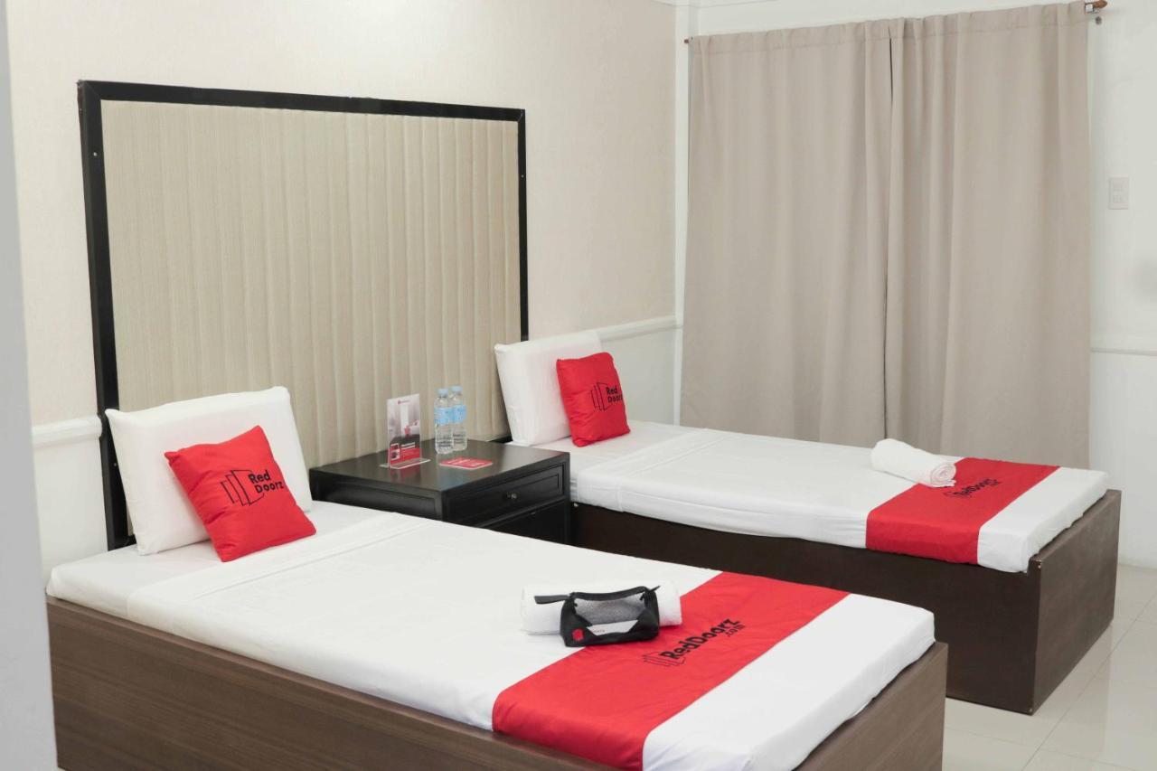RedDoorz Premium @ Wireless Mandaue Cebu Exterior foto